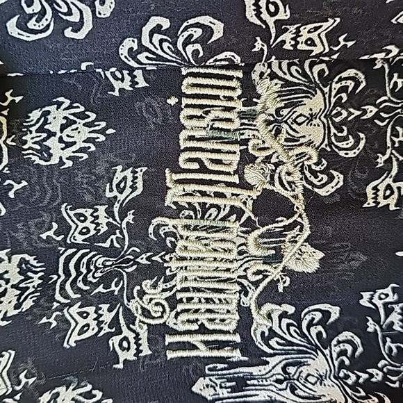 Her Universe Disney The Haunted Mansion Wallpaper Hi-Low Woven Button-Up sz S - Picture 5 of 10